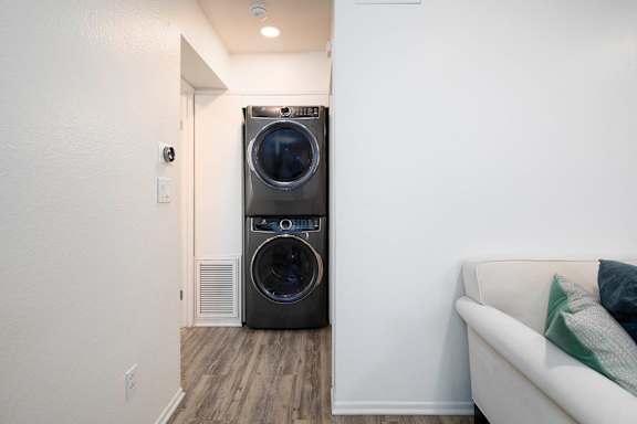 Stacked washer/dryer