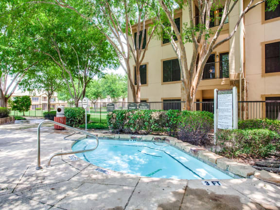Hot Tub at The Canyons Apartments, Texas