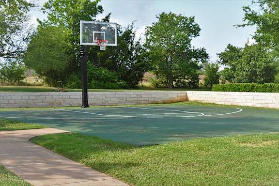 Basketball Court at Ventana Oaks Apartments, Austin