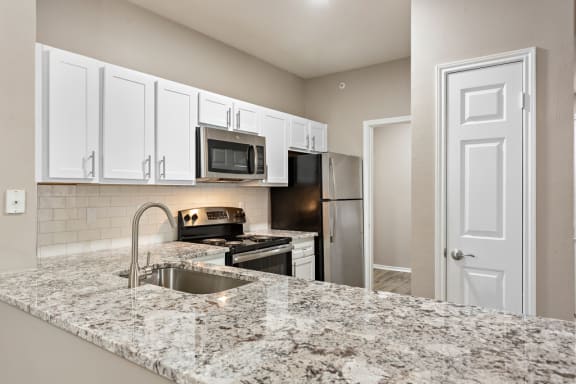 1, 2 & 3-Bedroom Apartments in Northwest Austin | Sonterra Apartment Homes