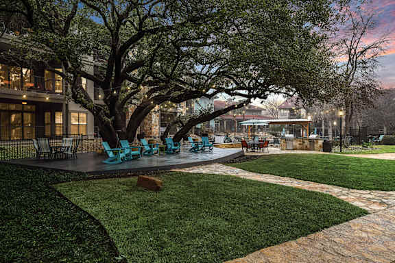 Green Landscape at Waters Edge Apartment Homes, Georgetown, TX