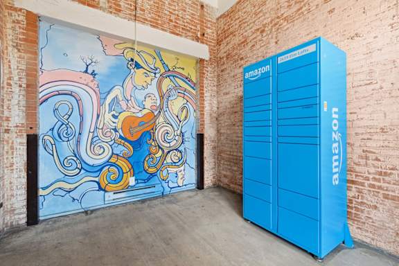 Elm St Lofts in Dallas TX amazon hub locker