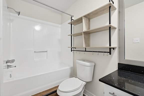 Elm St Lofts in Dallas TX bathroom