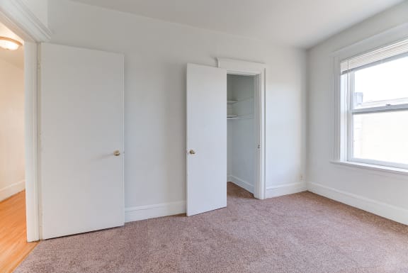 Carpeting In Bedrooms at Johnson Legacy Apartments, Milwaukee, WI