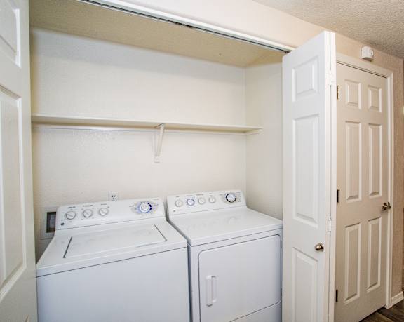 Apartments for Rent in Tucson Arizona with Full Size Washer Dryer in Unit