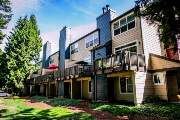 Private Patio and Balcony at Hillsboro Apartments Near Kaiser Medical Center