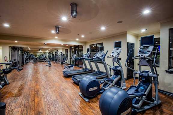 Large Gym for Residents at Dallas Apartments for Rent