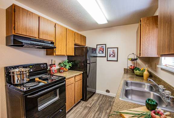 Full Kitchen with Upgraded Appliances at Belfair WA Apartments