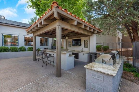 Outdoor BBQ Grills at Albuquerque Apartments near Sandia Mountains