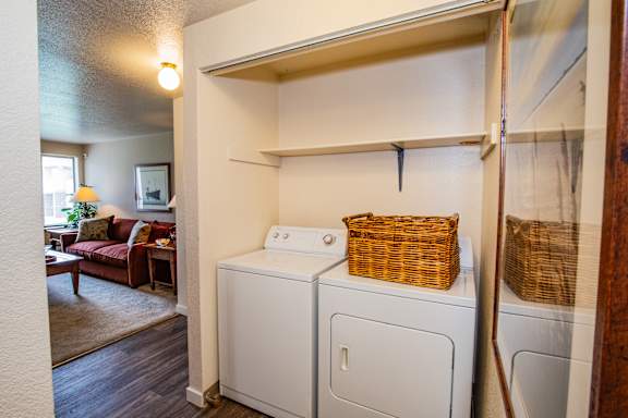 West Seattle Apartments with Washer and Dryer in Home