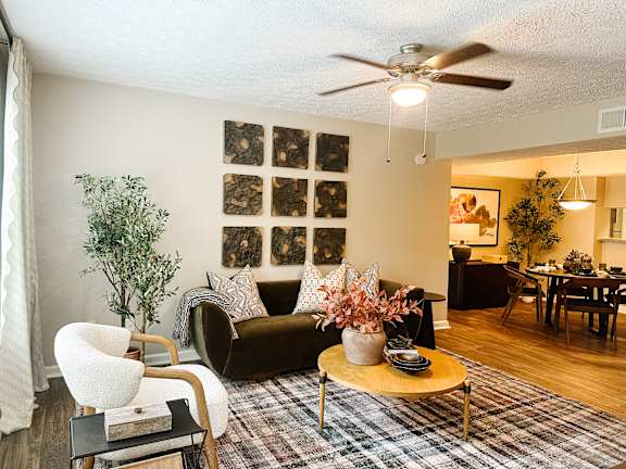 Separate Dining Area at Glen Park Apartments in Smyrna, GA