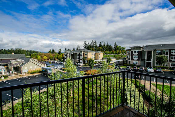 Kielo at Grass Valley Apartments in Camas with Private Patio Balcony