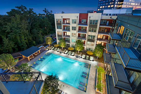 Beautiful Views of Buckhead and Midtown from City View Vinings Apartments in Atlanta