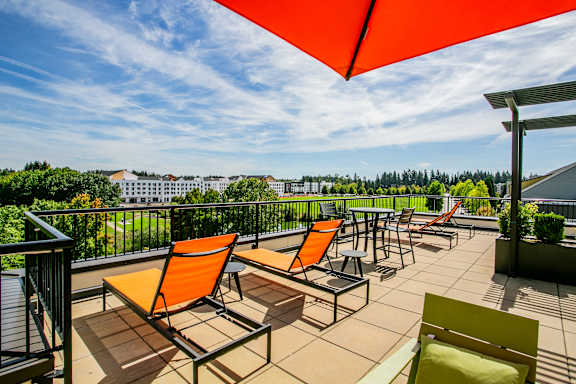Rooftop Patio at Apartment Community in Hillsboro