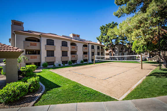San Tropez Apartments Volleyball Court