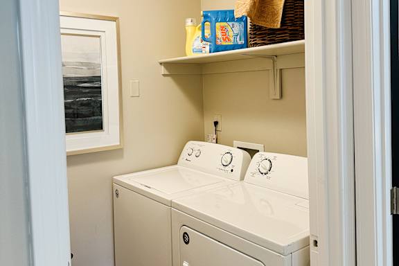Washer and Dryer at Smyrna, GA Apartment Near Emory University Hospital