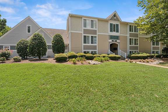 Green Lawn at Linkhorn Bay Apartments, Virginia Beach, 23451