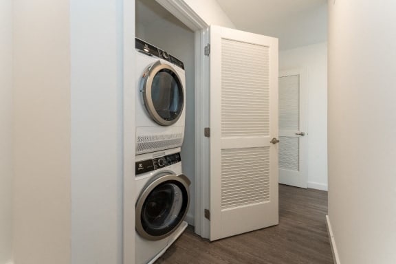 Laundry Room at South Falls Tower Apartments, Virginia, 23224