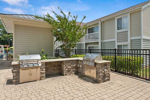 Community Grill Stations at Linkhorn Bay Apartments, Virginia