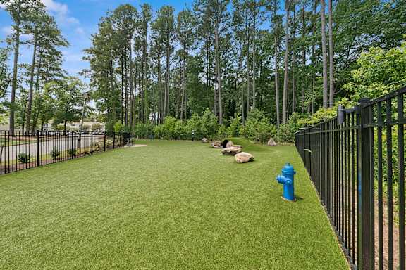 Pet Park at Linkhorn Bay Apartments, Virginia Beach