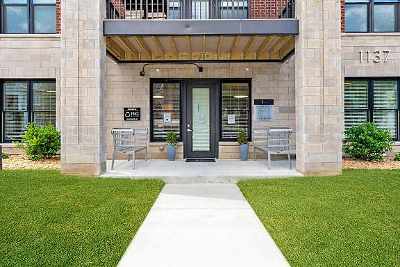 Entrance View at Circ Apartments, Richmond VA 23220