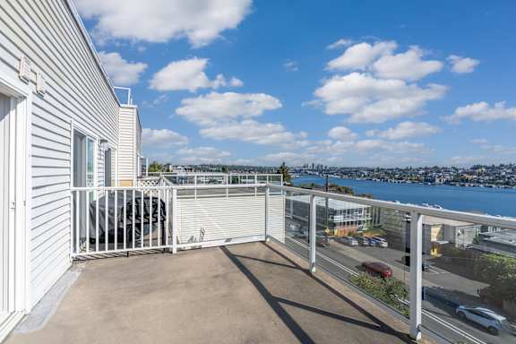 The Summit At Lake Union Apartments