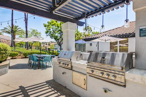 Outdoor Grills at The Hills at Quail Run, Riverside, CA, 92507