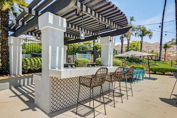 Outdoor Grills at The Hills at Quail Run, Riverside, CA, 92507