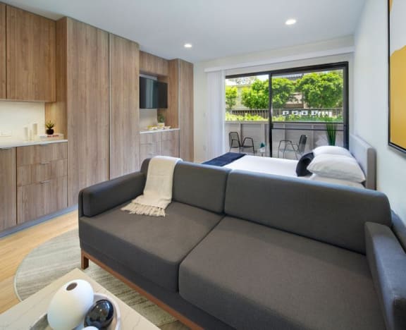 Co-Living Junior Suite with Balcony