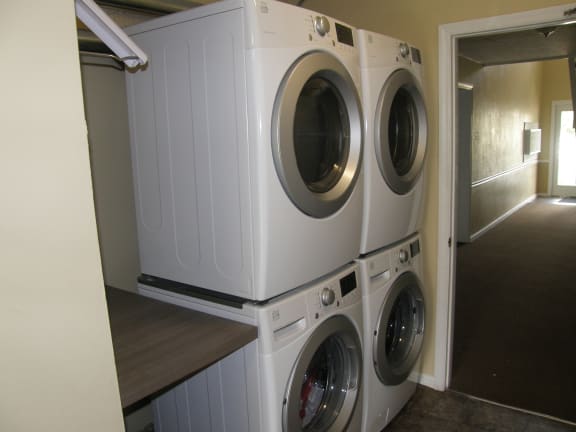Common Hallway Washer and Dryer at Woodland Springs Apartment Homes, Indiana