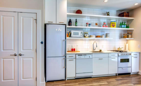 Kitchen at Link Apartments® Mixson, North Charleston, SC, 29405