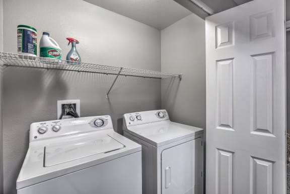 laundry area at Tribeca North Apartment Homes