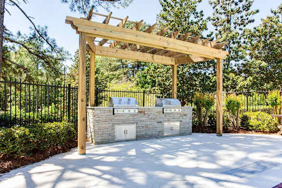 Community Grill Stations at Laurel, Union City