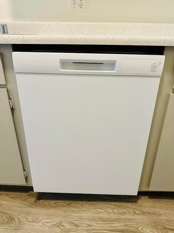 White dishwasher at Mountain Vista, Sierra Vista