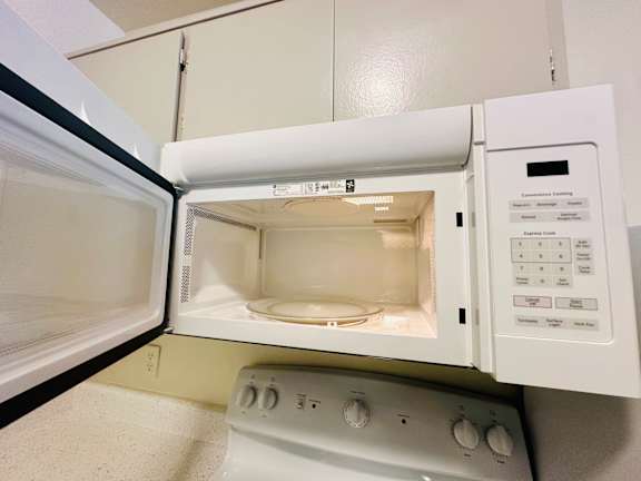 Microwave oven at Mountain Vista, Arizona
