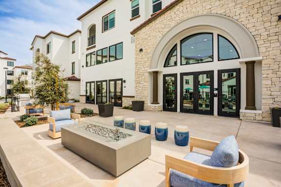 Firepit Lounge at Pradera Apartments, San Ramon, California