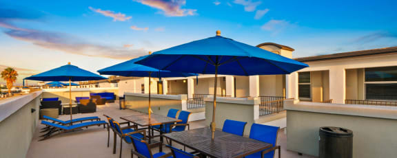 Outdoor Patio at Madison Toluca, North Hollywood