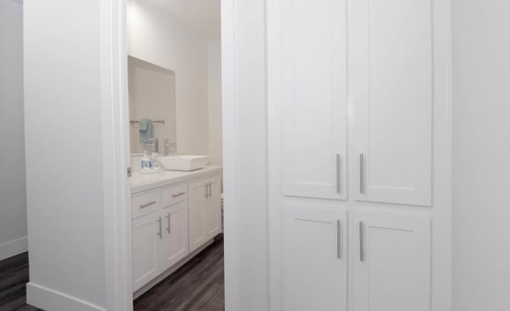 Interior whiteat Waverly, Los Angeles, 90039