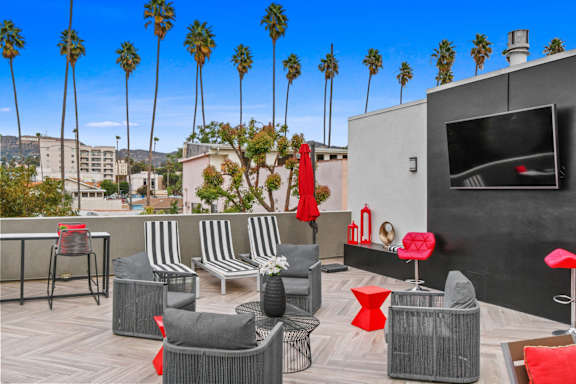 Rooftop Decks at Vues on Gordon, Los Angeles, CA 90028