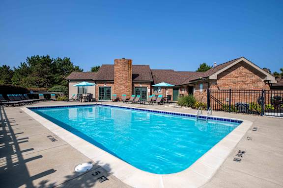 Large Outdoor Pool at Pine Ridge Apartments, Michigan