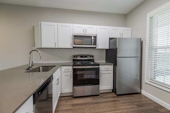 Fully Equipped Kitchen at Woodland Meadows, Michigan, 48035
