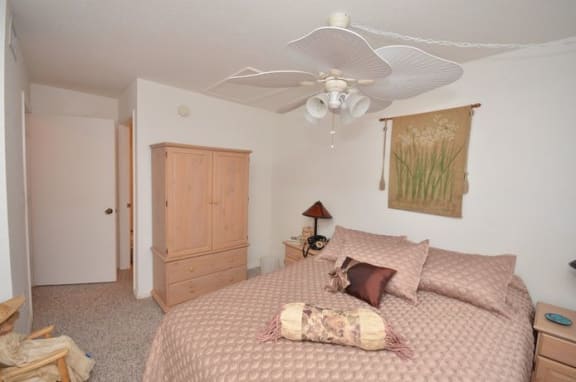 Bedroom With Ceiling Fan at River Park Place Apartments, Vero Beach, 32962
