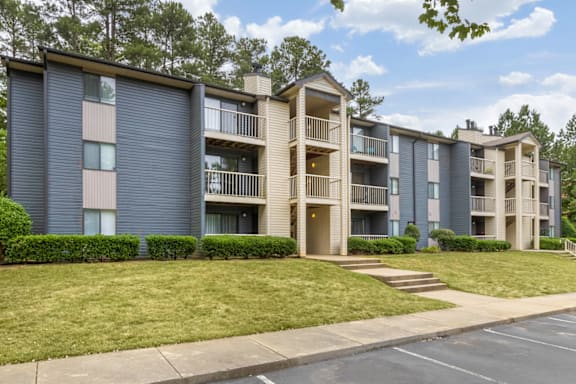 Exterior View at The Parke at Trinity Apartment Homes, North Carolina, 27607