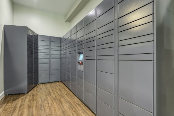 Amazon hub lockers
