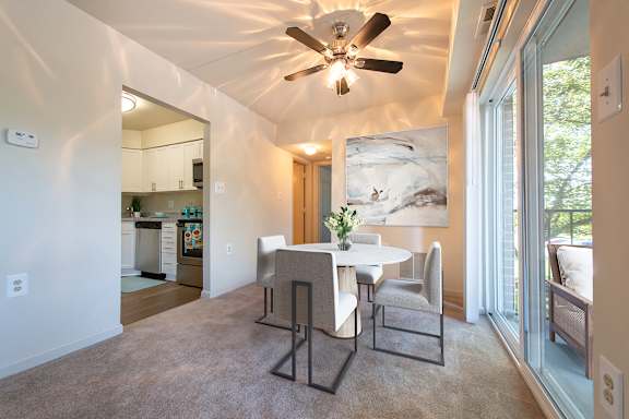 Dining room at Tuscarora Creek, Leesburg, VA, 20175