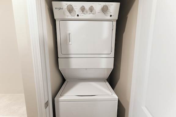 Laundry at The Vista Apartments &amp; Townhomes, Warrenville