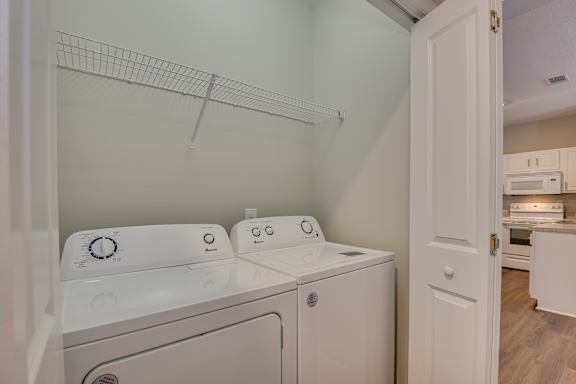 Washer/Dryer at The Vista Apartments &amp; Townhomes, Warrenville, SC