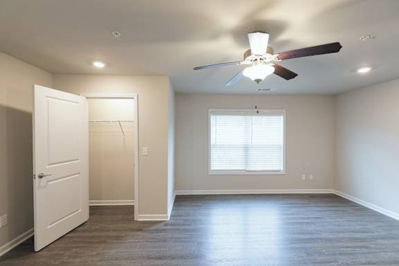 Living room with ceiling at The Vista Apartments &amp; Townhomes, South Carolina