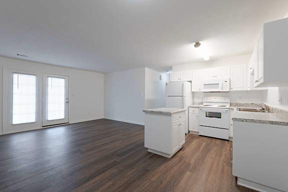 White counter in kitchen at Sanctuary Apartments and Townhomes, Augusta Georgia