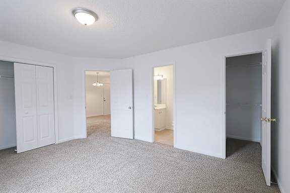Calm peaceful room with bright lighting at Sanctuary Apartments and Townhomes, Georgia, 30909